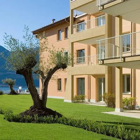 With Pool, Jacuzzi, Walk To Restaurants * Maccagno