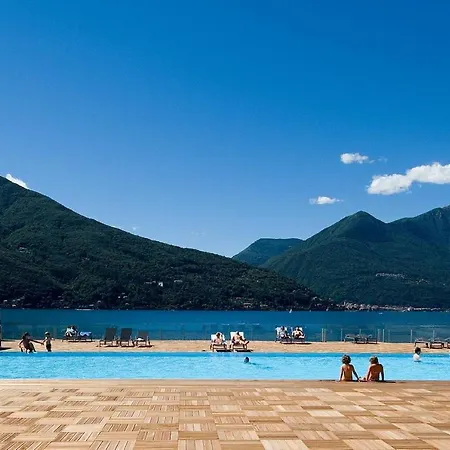 With Pool, Jacuzzi, Walk To Restaurants * Maccagno